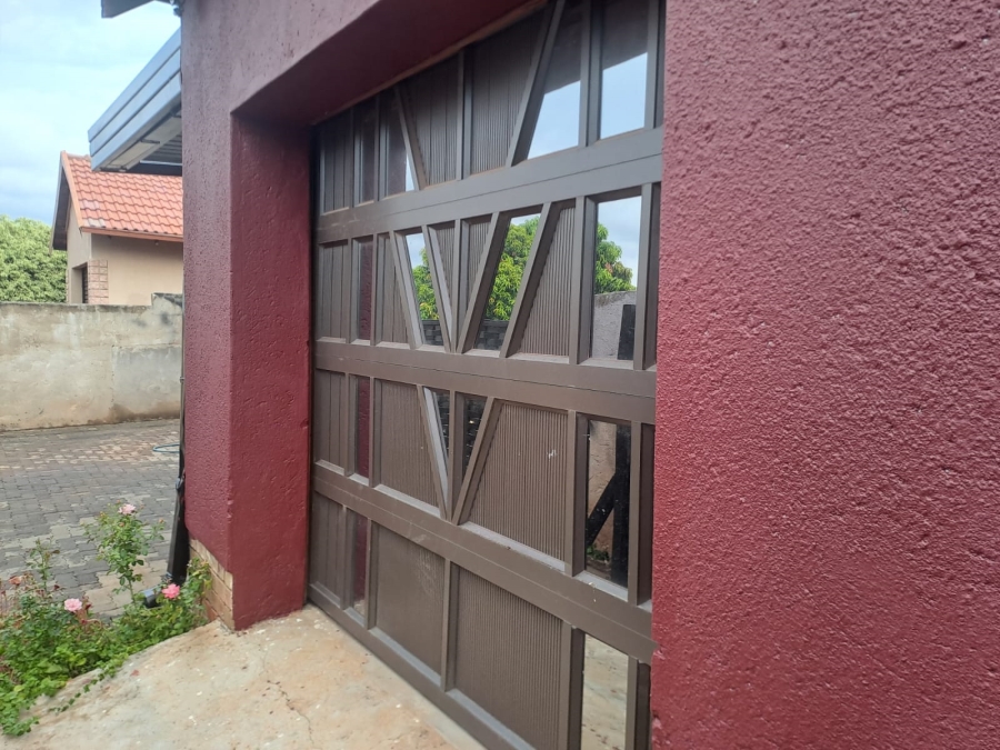 3 Bedroom Property for Sale in Geelhoutpark North West